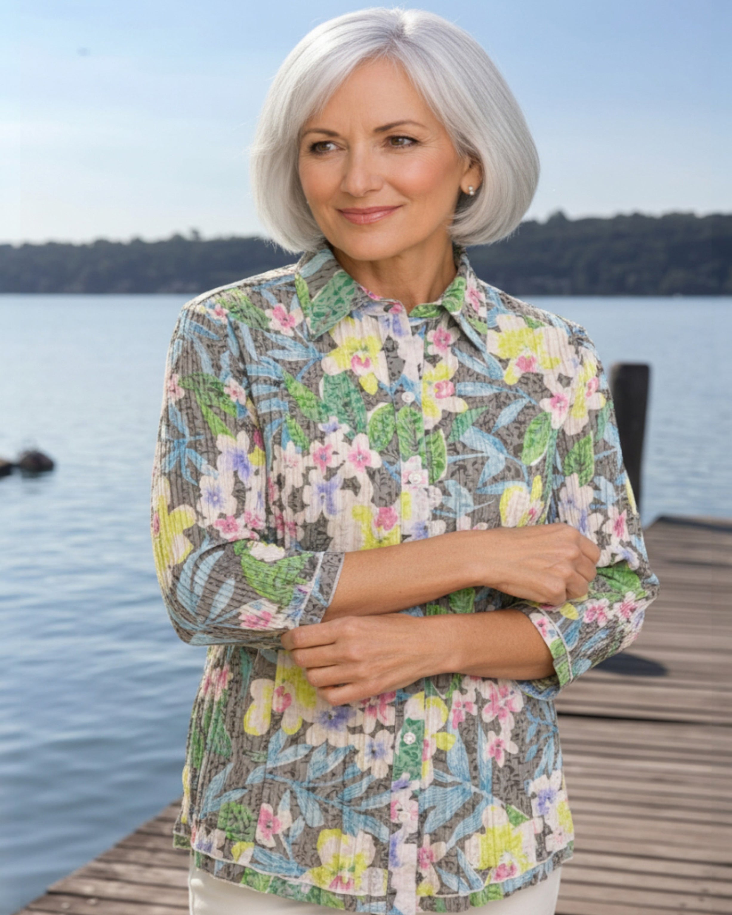 3/4 Arm Ausbrennerbluse Multicolor – Leichte Damenbluse auf dunkelblauem Fond