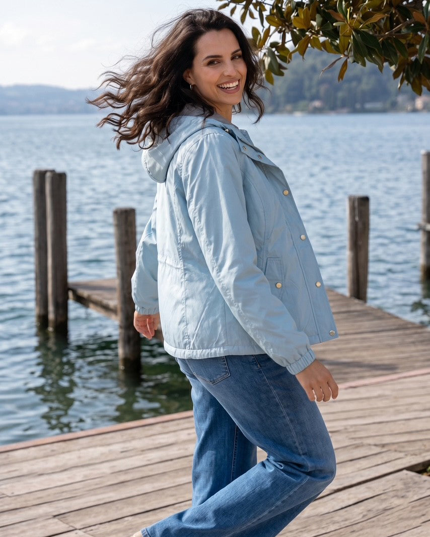 Jacke mit abnehmbarer Kapuze – Funktional, stilvoll & alltagstauglich
