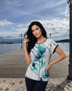 Damen Shirt mit floralem Print – Elegantes Shirt in Türkis & weiß, leicht & feminin