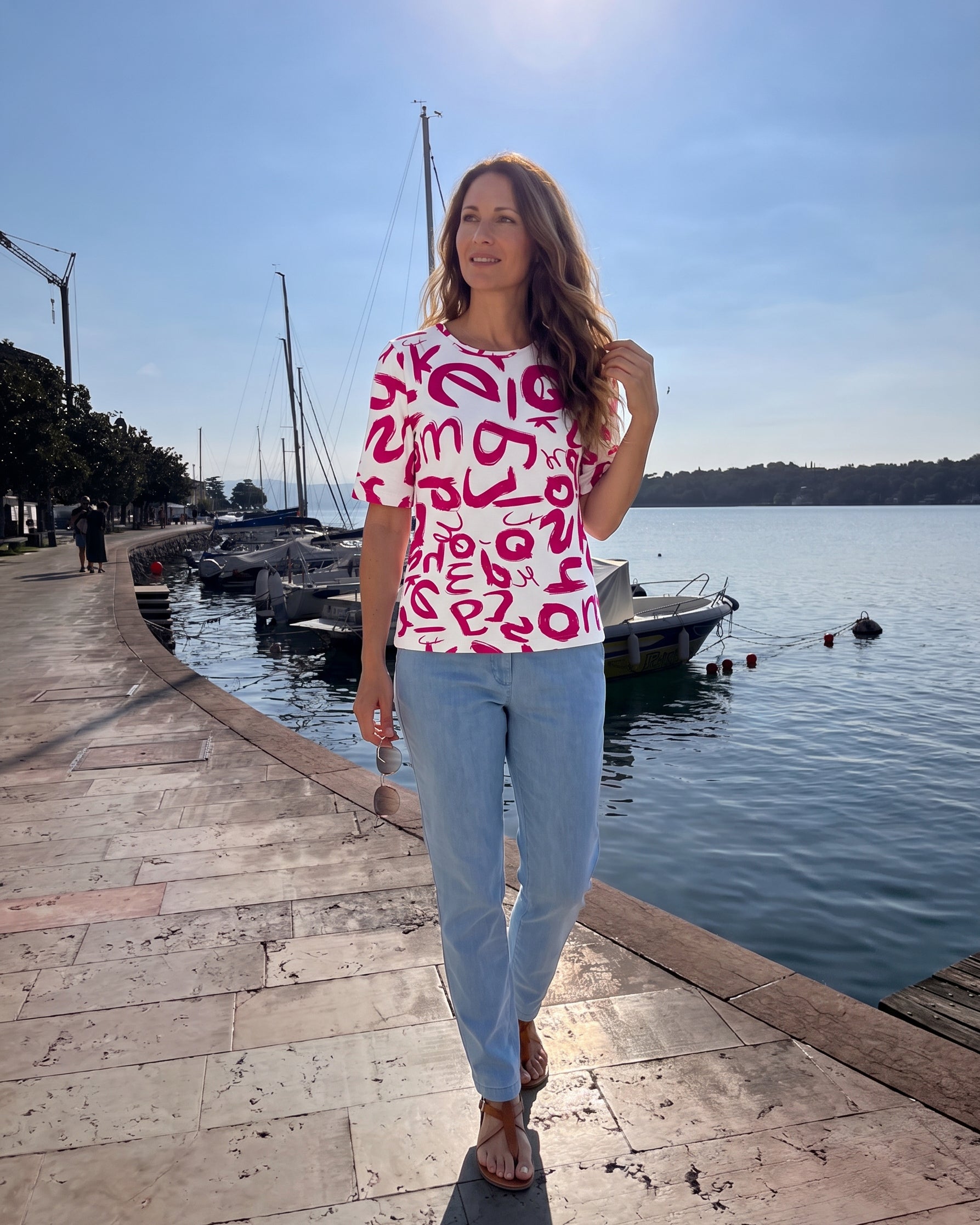 Shirt mit pinkem Allover-Print – Modern & Ausdrucksstark