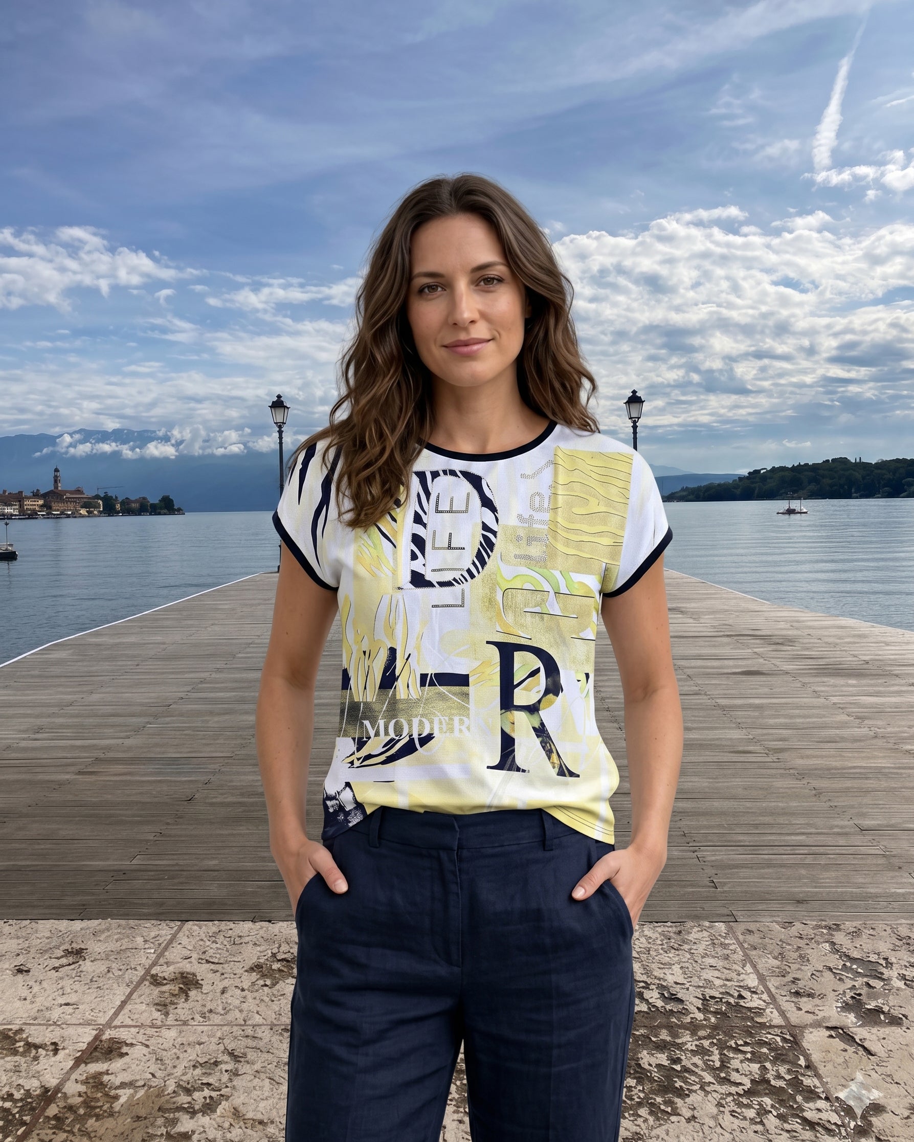 Shirt mit überschnittener Schulter im Print-Mix – Dein neues Key-Piece