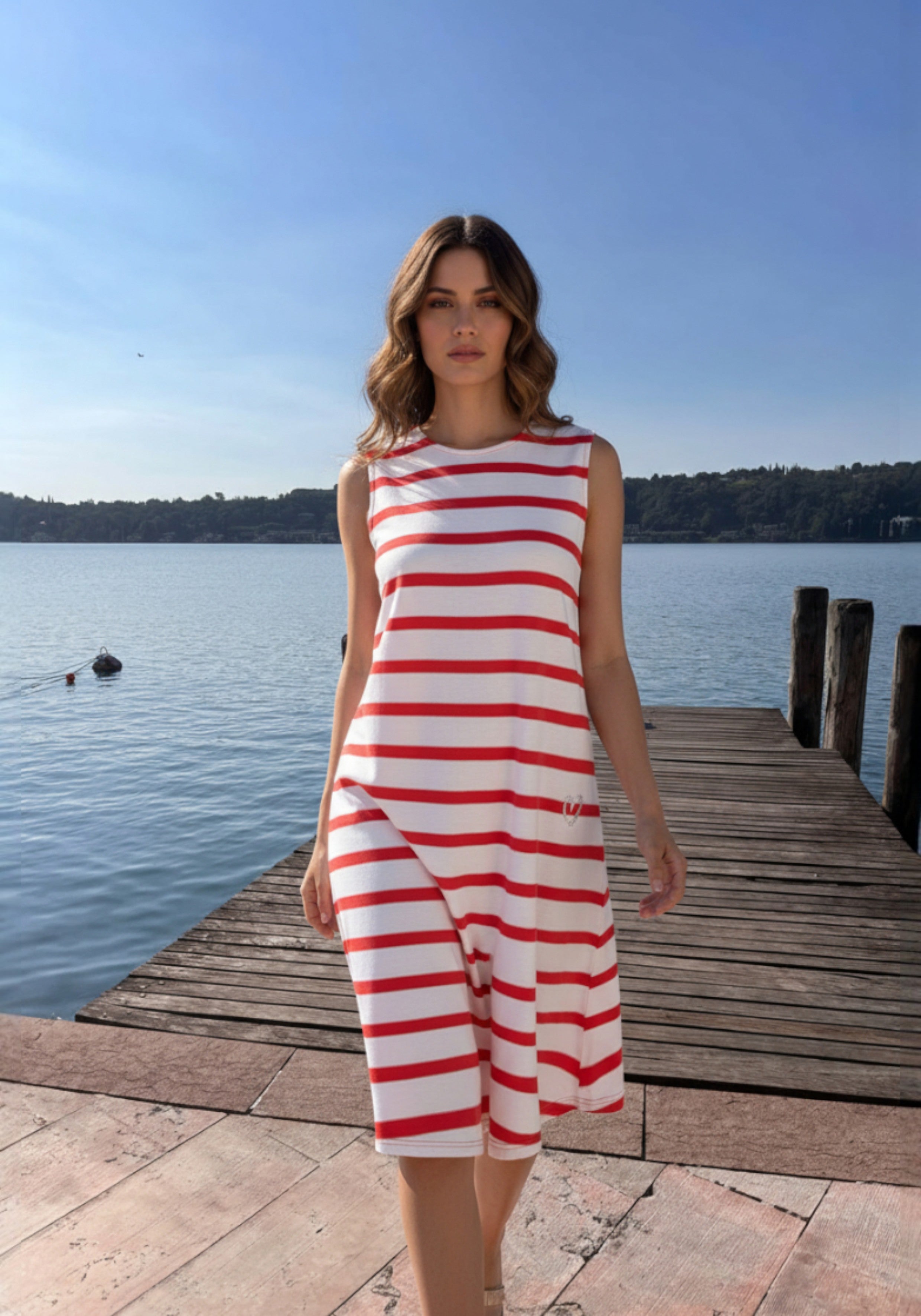 💚🤍❤️ Gestreiftes Sommerkleid „Marina“ – Ärmelloses Jerseykleid in Weiß/Rot