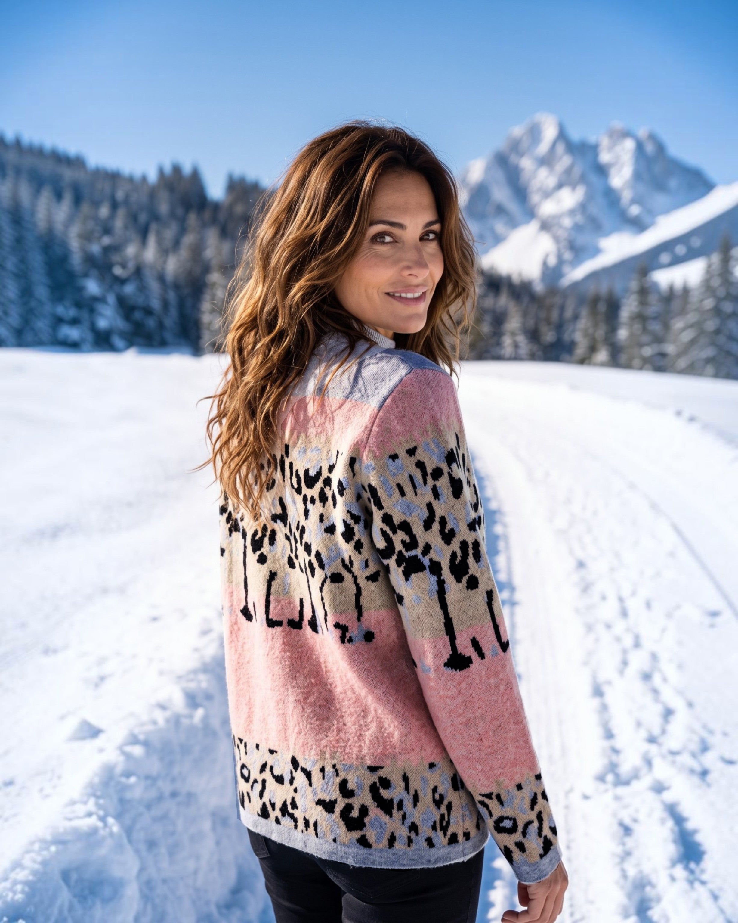 Pullover mit modernem Animal-Print