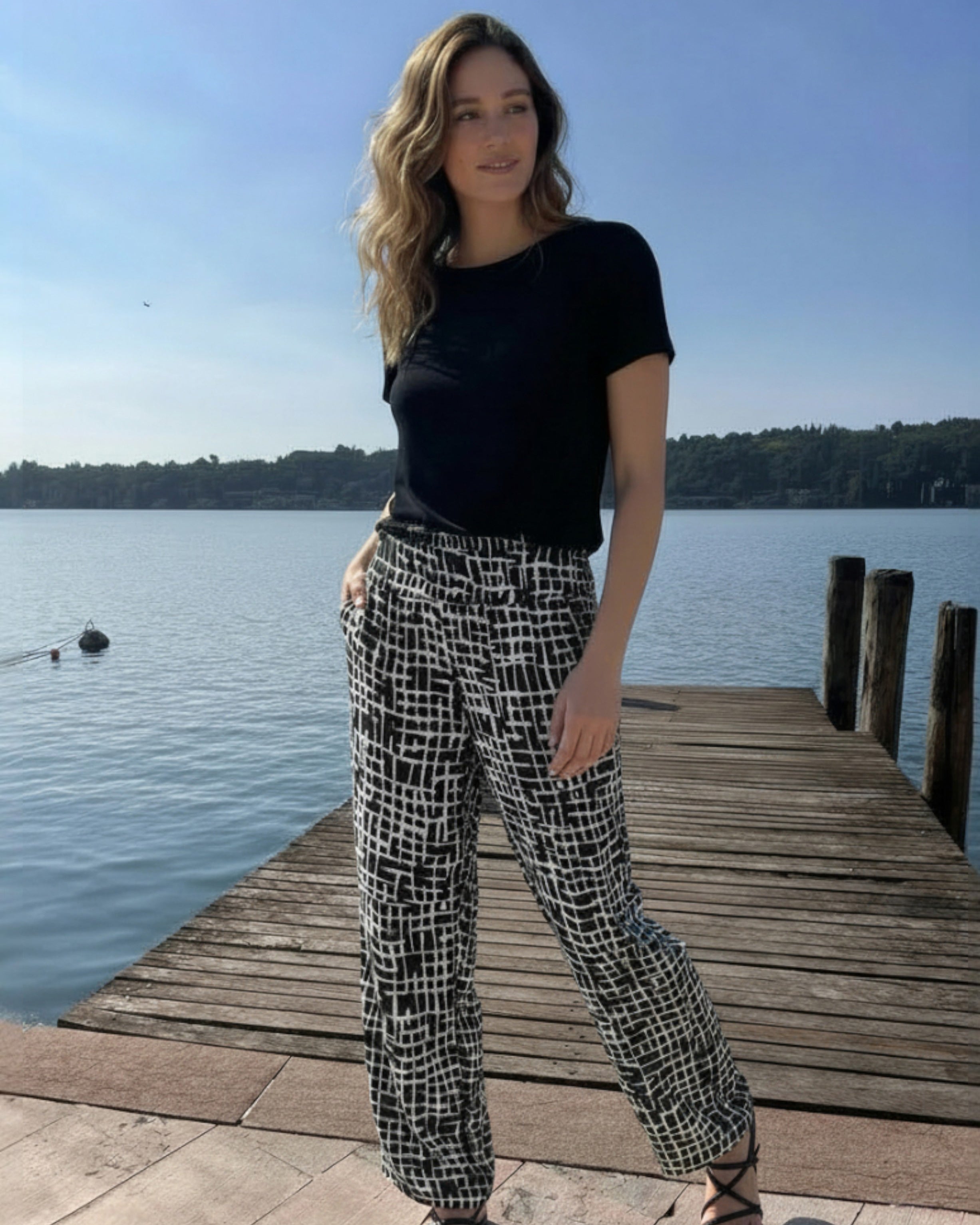 Leichte 7/8 Strandhose Maila mit grafischem Print – stilvoll & bequem